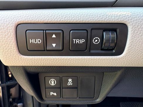 Used 2019 Honda Accord Touring image 8