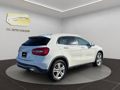 Used 2019 Mercedes-Benz GLA 250 4MATIC w/ Premium Package image 7