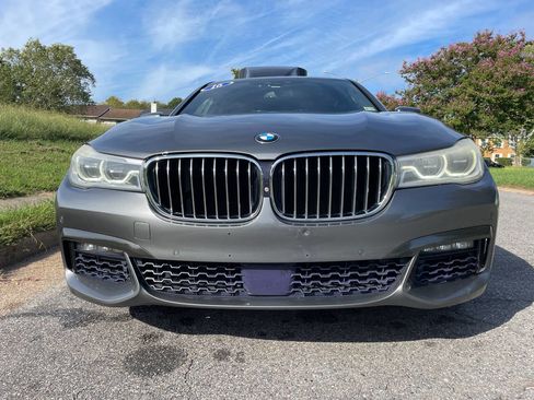 Used 2016 BMW 750i image 10