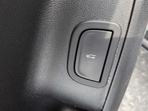 Used 2025 Buick Enclave Sport Touring FWD image 15
