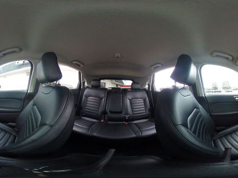 Used 2024 Ford Edge SEL image 42