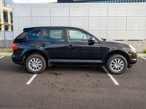 Used 2010 Porsche Cayenne AWD/4WD image 8
