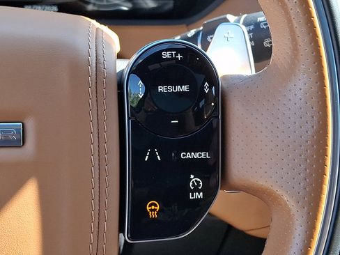 Used 2019 Land Rover Range Rover Velar R-Dynamic SE AWD/4WD image 23