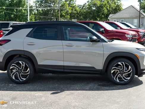 New 2026 Chevrolet TrailBlazer RS w/ Convenience Package FWD image 3