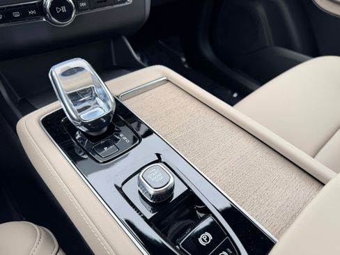 New 2026 Volvo XC90 T8 Plus image 24