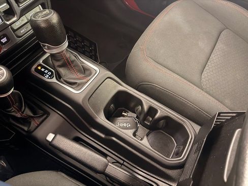 Used 2018 Jeep Wrangler Unlimited Rubicon AWD/4WD image 57