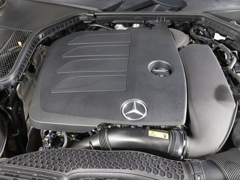 Used 2019 Mercedes-Benz C 300 Sedan w/ Premium Package image 16