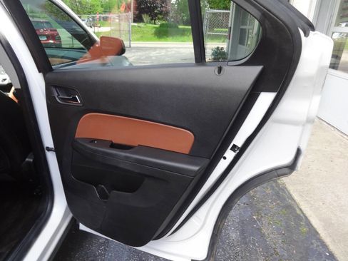 Used 2016 Chevrolet Equinox LTZ w/ Enhanced Convenience Package image 18