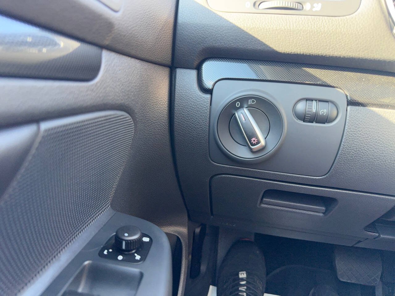 Used 2014 Volkswagen Jetta SE FWD image 37