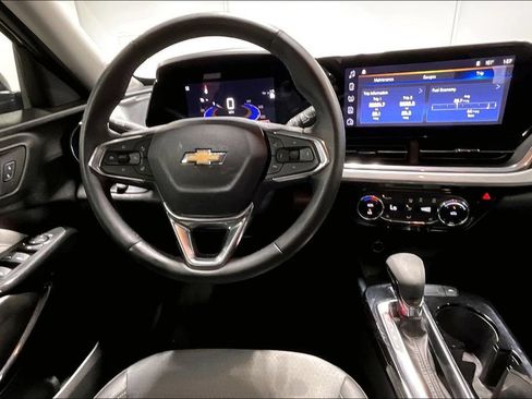 Used 2024 Chevrolet Trax LT w/ Driver Confidence Package FWD image 6