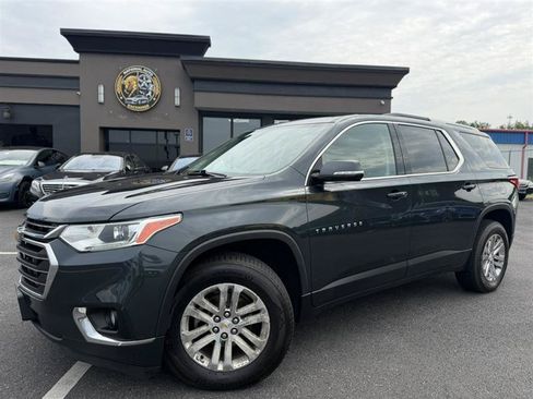 Used 2018 Chevrolet Traverse LT FWD image 1