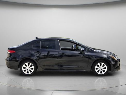 Used 2024 Toyota Corolla LE FWD image 3
