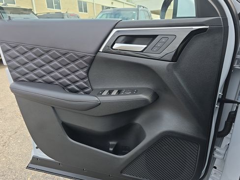 Used 2024 Mitsubishi Outlander SEL image 29