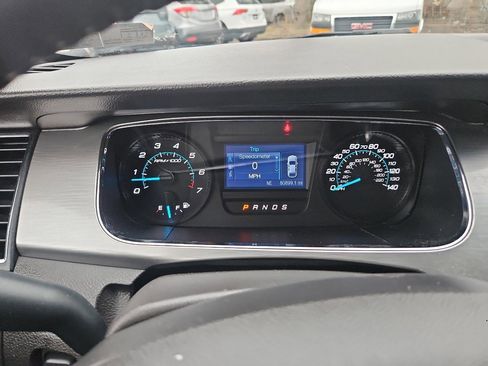 Used 2016 Ford Taurus SEL image 27