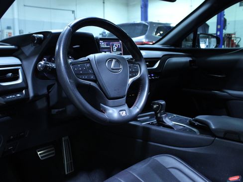 Used 2019 Lexus UX 200 F Sport w/ F Sport Premium Package image 8