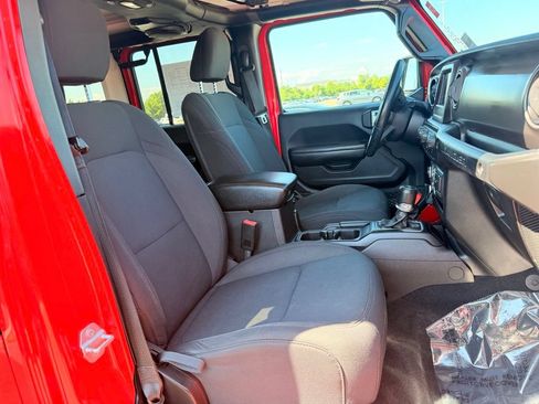 Used 2018 Jeep Wrangler Unlimited Sport S AWD/4WD image 11