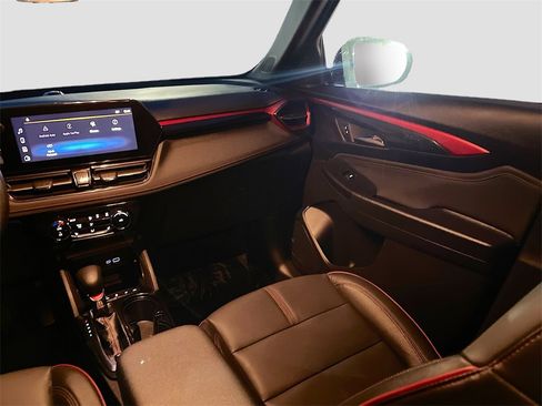 Used 2025 Chevrolet TrailBlazer RS w/ Convenience Package image 23