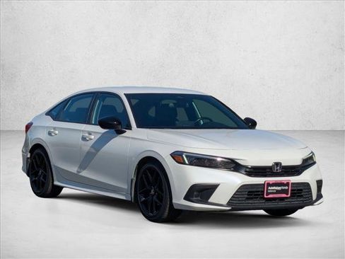 Used 2023 Honda Civic Sport image 3