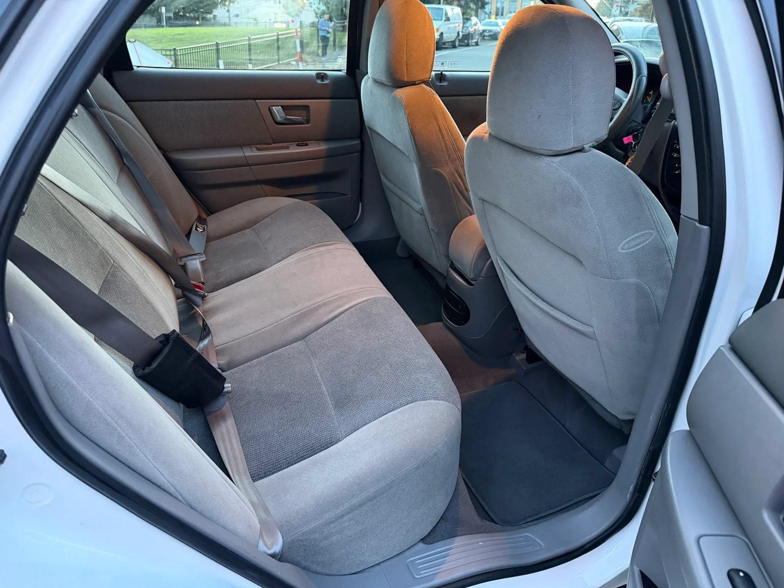 Used 2001 Ford Taurus SES FWD image 23