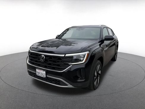 Used 2025 Volkswagen Atlas Cross Sport SE image 7