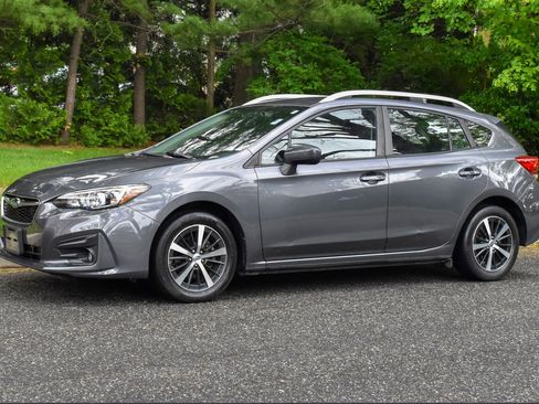 Used 2019 Subaru Impreza 2.0i Premium w/ Eyesight & BSD/Rcta & SRF image 2