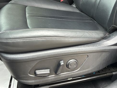 Used 2024 Kia Sorento S FWD image 14