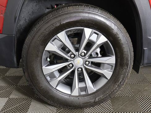 Used 2025 Chevrolet Equinox LT w/ Convenience Package II image 18