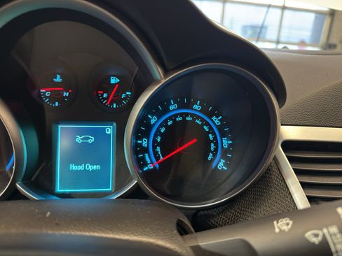 Used 2015 Chevrolet Cruze LT FWD image 18