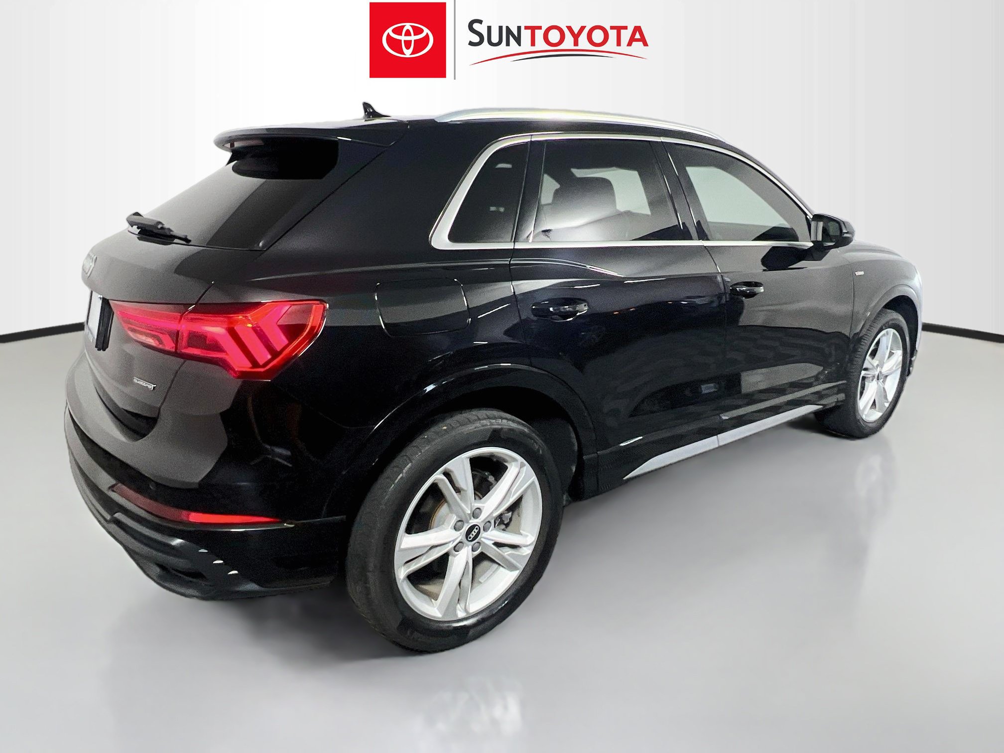 Used 2022 Audi Q3 2.0T Premium AWD/4WD image 4