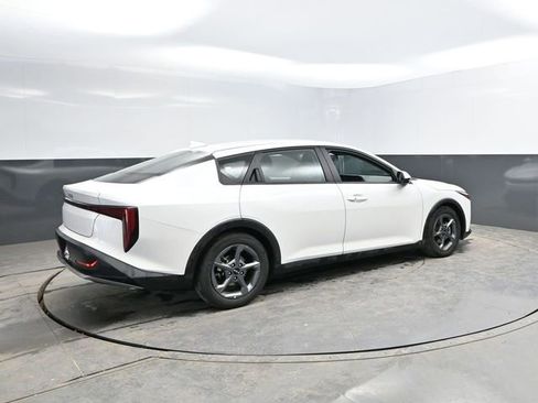Used 2025 Kia K4 FWD image 10