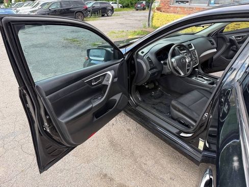 Used 2017 Nissan Altima 2.5 SR FWD image 9