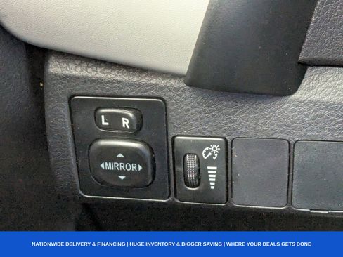 Used 2017 Toyota Corolla L image 38