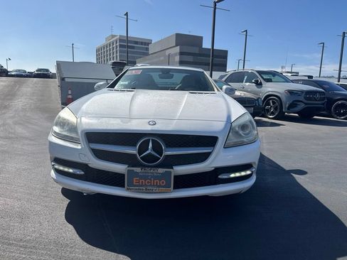 Used 2016 Mercedes-Benz SLK 300 image 2