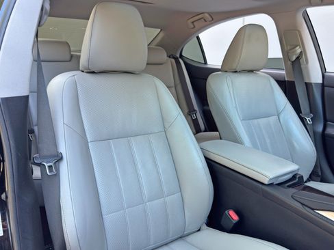 Used 2016 Lexus ES 350 w/ Luxury Package w/Wood Trim FWD image 36