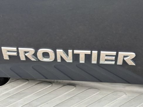 Used 2018 Nissan Frontier SV RWD image 23