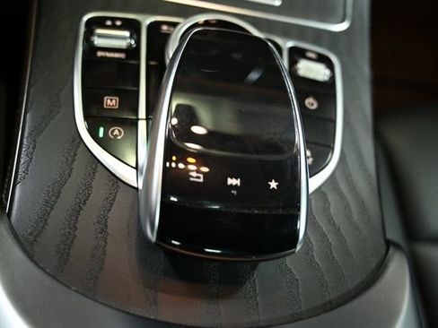 Used 2018 Mercedes-Benz GLC 300 4MATIC image 25