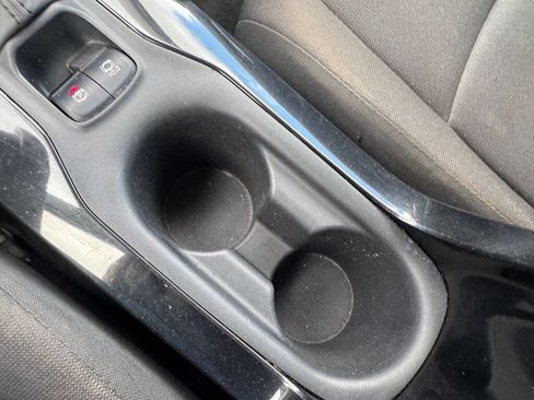 Used 2020 Toyota Corolla LE image 11