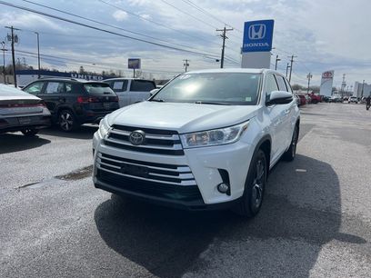 Used 2017 Toyota Highlander LE