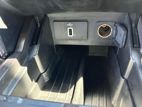 Used 2019 Ford Explorer XLT w/ Equipment Group 201A FWD image 15
