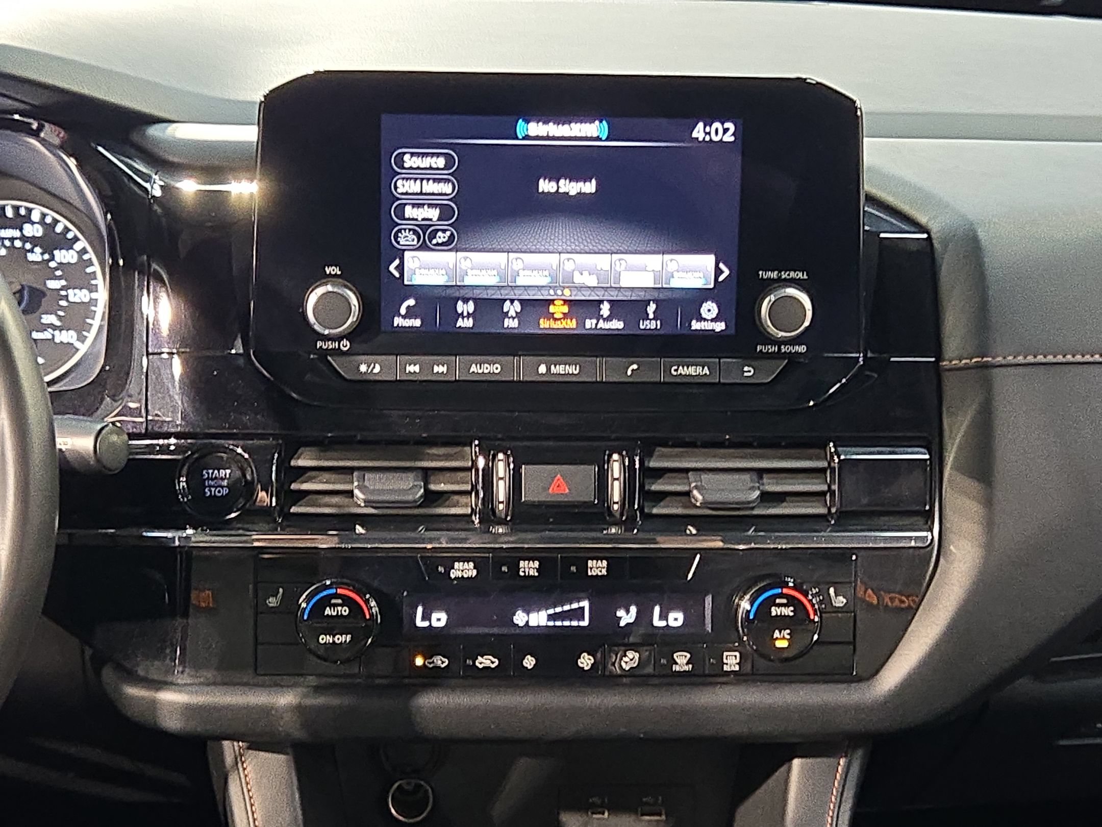 Used 2025 Nissan Pathfinder Rock Creek AWD/4WD image 16