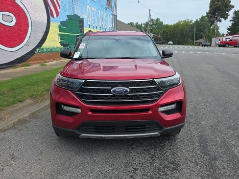 Used 2020 Ford Explorer XLT w/ Equipment Group 202A AWD/4WD image 11