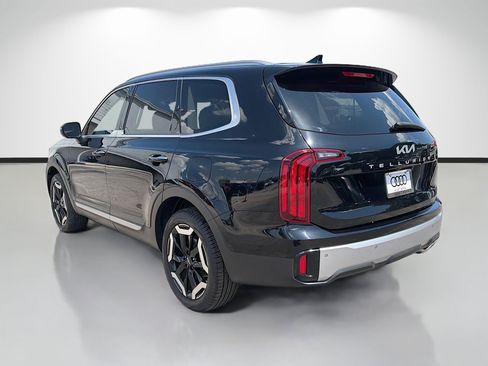 Used 2024 Kia Telluride S FWD image 5