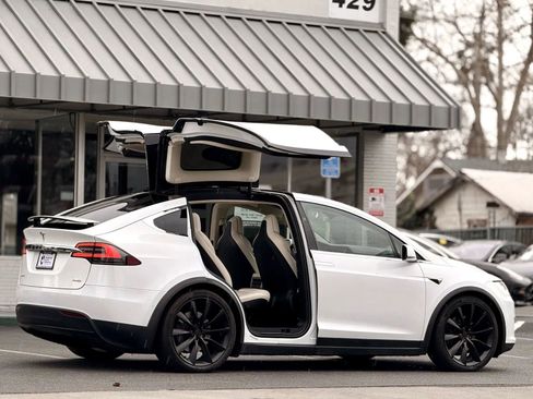 Used 2018 Tesla Model X 100D image 7
