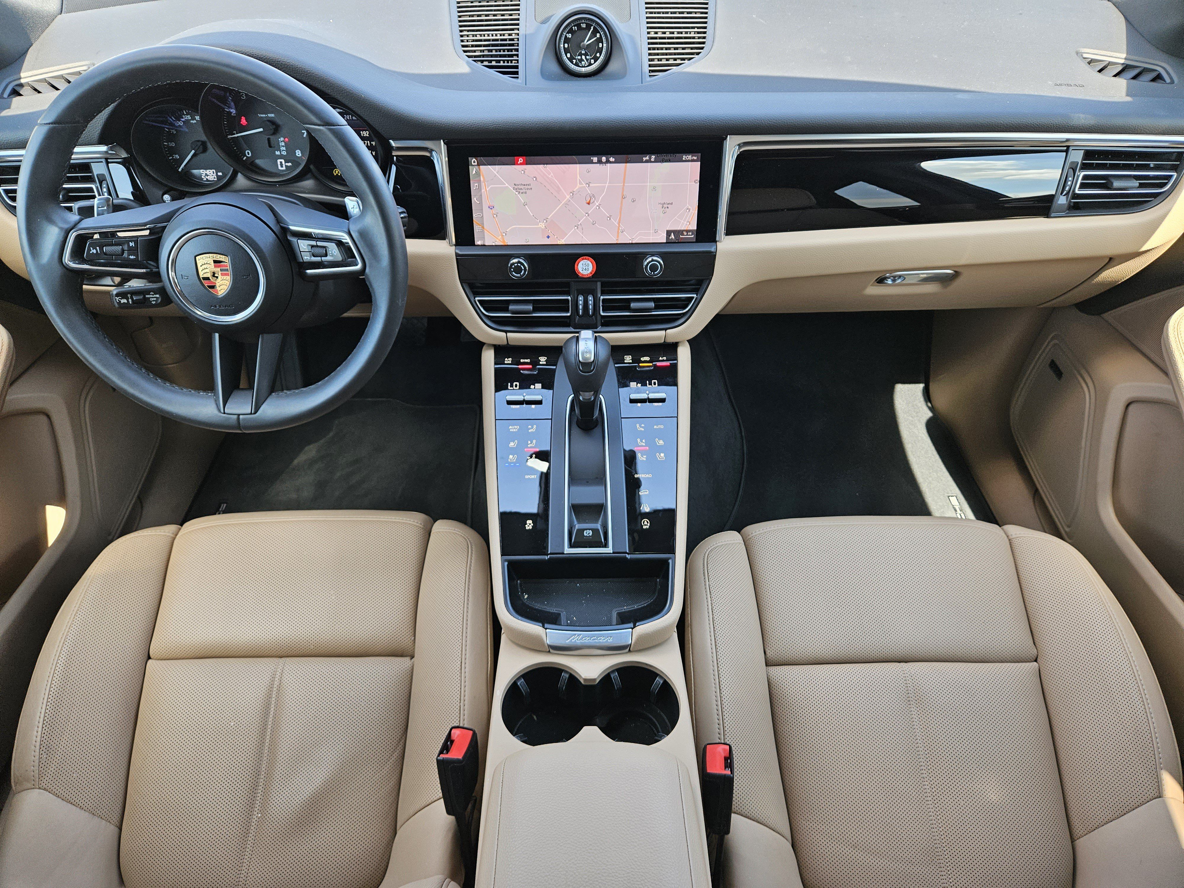 Certified 2026 Porsche Macan AWD/4WD image 24