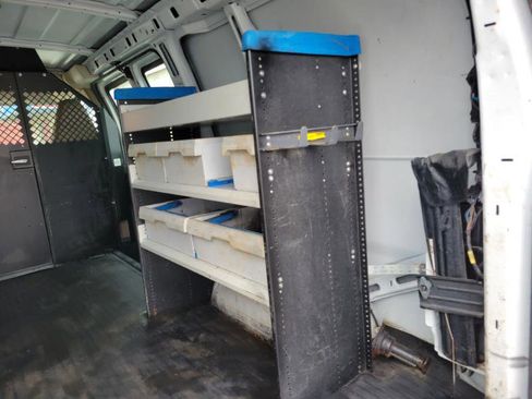 Used 2016 Chevrolet Express 2500 image 13