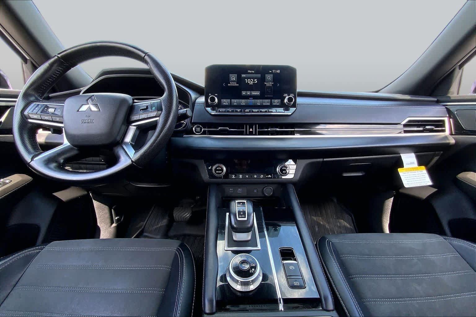 Used 2024 Mitsubishi Outlander SE Black Edition FWD image 15