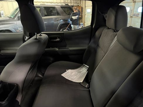 Used 2019 Toyota Tacoma TRD Sport image 33