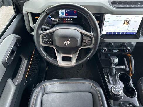 Used 2023 Ford Bronco Badlands image 16