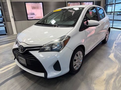Used 2017 Toyota Yaris L FWD image 3