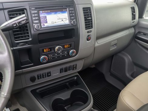 Used 2017 Nissan NV 3500 SL RWD image 17